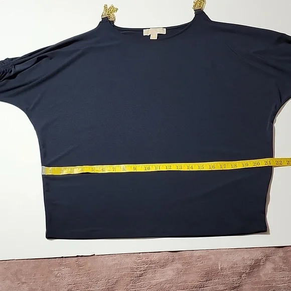 Michael Kors Cold Shoulder With Gold Chain Strap. 3/4 Sleeves. Size L - Picture 13 of 14